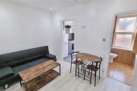 2 bedroom flat to rent, Frith Road, Leytonstone