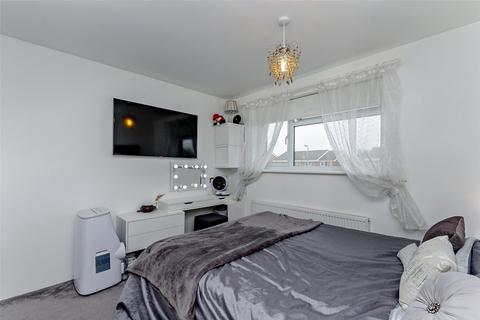 4 Broughton Avenue, Toddington, Dunstable, LU5 6BQ