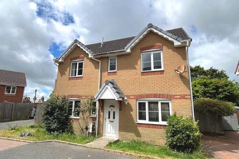 3 bedroom detached house for sale, Glamis Gardens, East Cowes