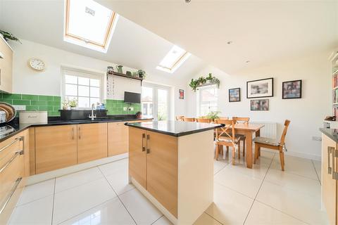 5 bedroom detached house for sale, Hawkins Road, Exeter EX1