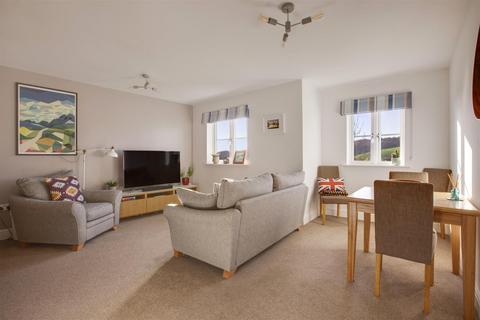 2 bedroom flat to rent, Freer Crescent, High Wycombe HP13