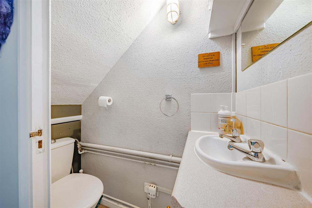 St Benets Road for sale by Guildcrest Estates - cl