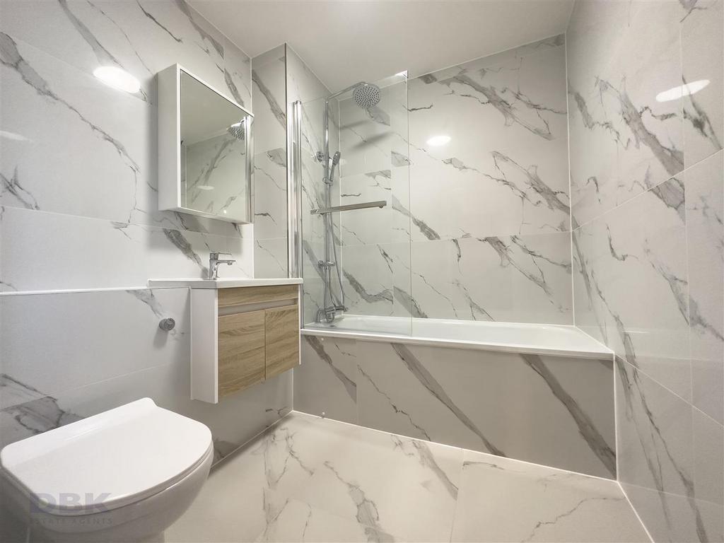 Family Bathroom/ WC