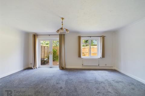 3 bedroom house to rent, Evans Close, Maidenbower, Crawley, West Sussex. RH10 7WN