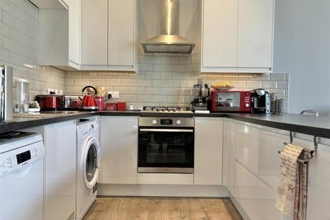 2 bedroom flat for sale, Stonestile Lane, Hastings TN35