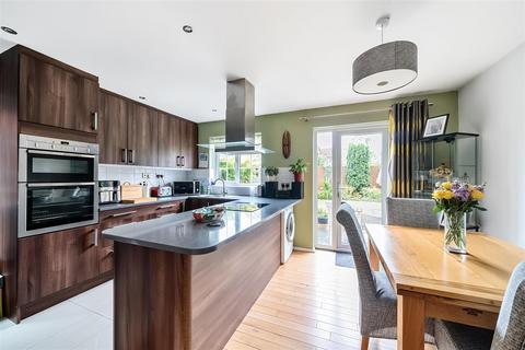 21 Brampton Close, Bedford, MK42 0HD