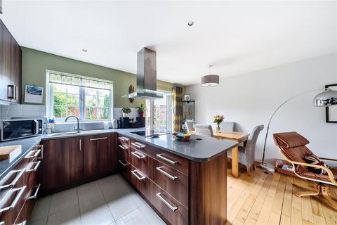 21 Brampton Close, Bedford, MK42 0HD