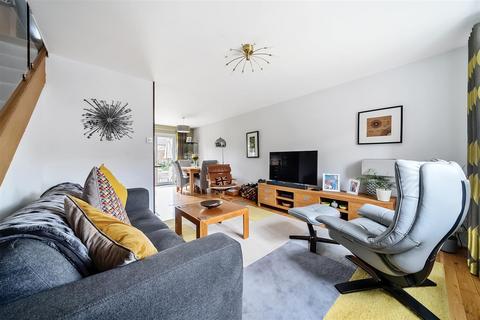 21 Brampton Close, Bedford, MK42 0HD