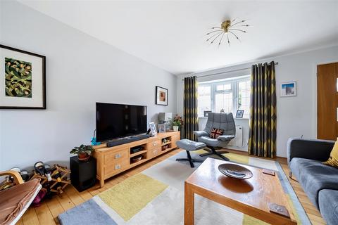 21 Brampton Close, Bedford, MK42 0HD
