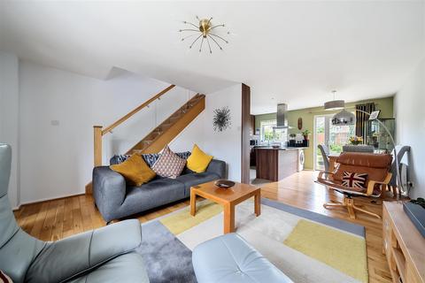 21 Brampton Close, Bedford, MK42 0HD