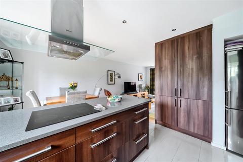 21 Brampton Close, Bedford, MK42 0HD
