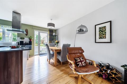 21 Brampton Close, Bedford, MK42 0HD