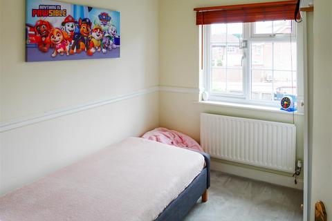 2 Coniston Way, Littlehampton, BN17 6SR