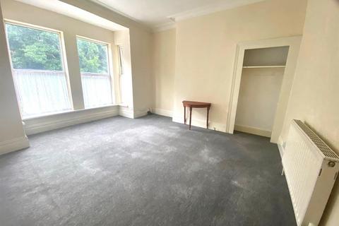 2 bedroom flat to rent, Spring Bank West, Hull