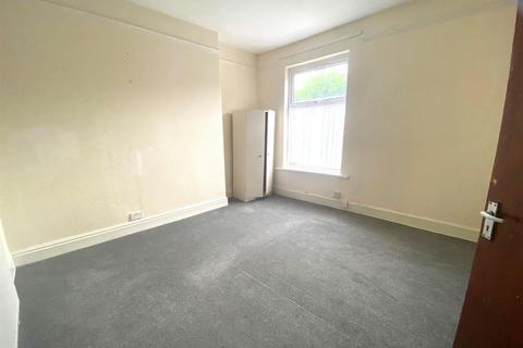 2 bedroom flat to rent, Spring Bank West, Hull