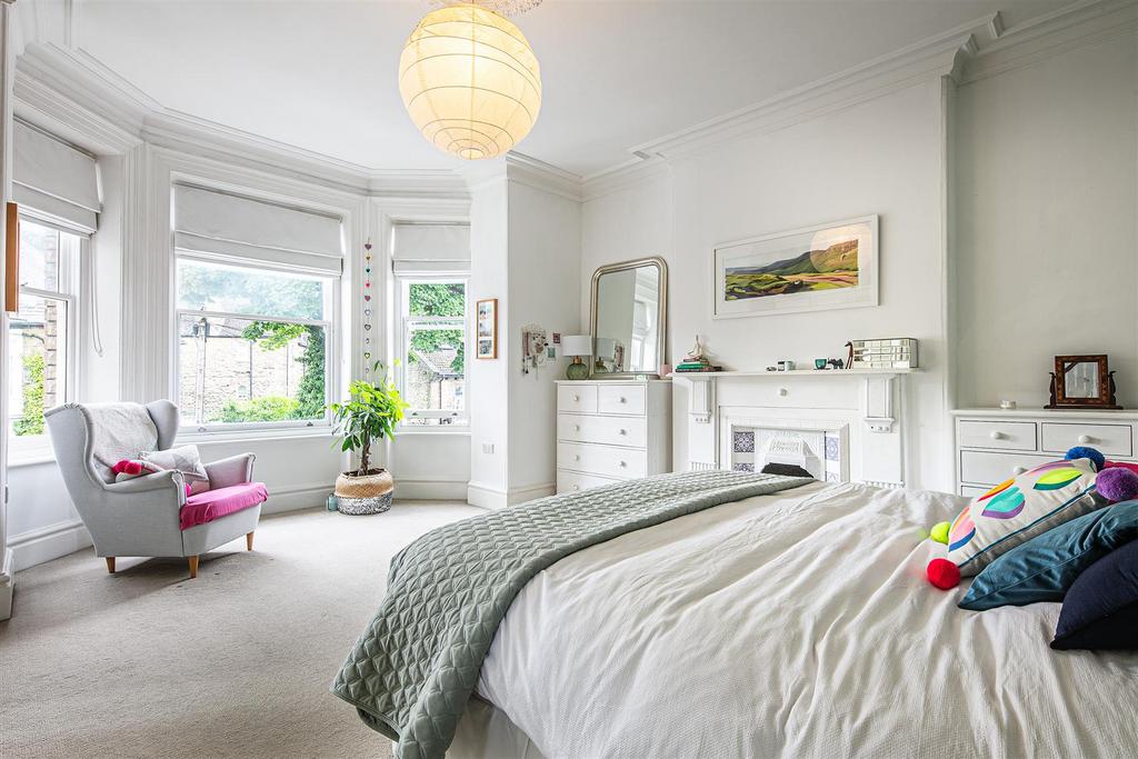 Principal bedroom