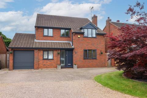 4 bedroom detached house for sale, Gloster Gardens, Wellesbourne, Warwick