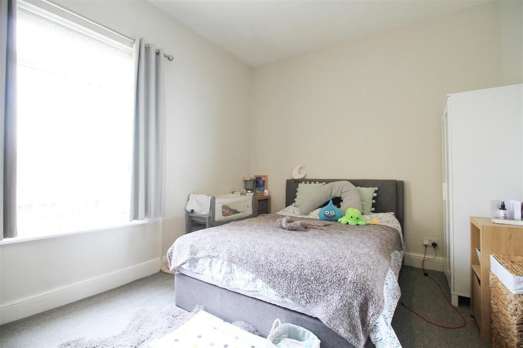 Bedroom 1.jpg
