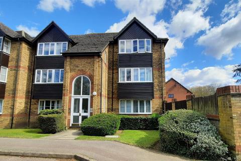 2 bedroom apartment for sale, River Meads, Stanstead Abbotts