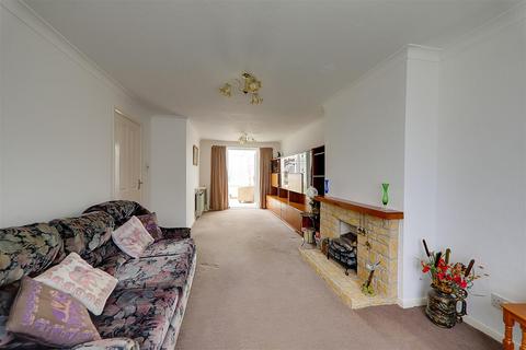 3 bedroom end of terrace house for sale, Fircroft Close, Worthing