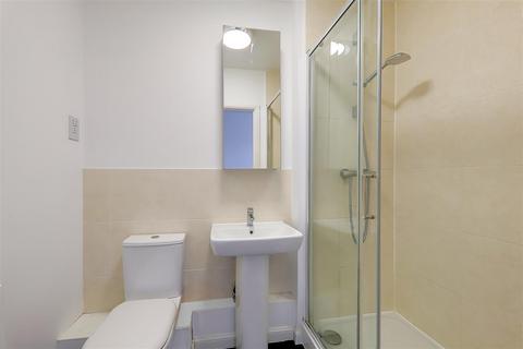 2 bedroom flat for sale, 33 Cambrian Way, Worthing