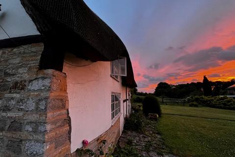 1 bedroom cottage for sale, The Bank, Bidford-on-Avon, Alcester