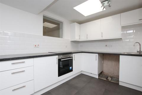 2 bedroom house to rent, Dorset Street, Bath BA2