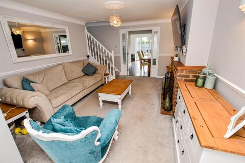 3 bedroom semi-detached house for sale, The Birches, Benfleet