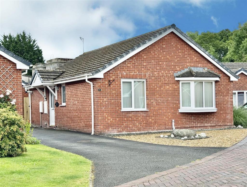 Nant Y Goron, Llanrwst 2 bed detached bungalow for sale - £279,950