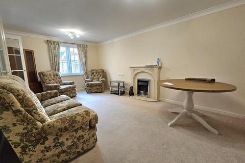 1 bedroom retirement property to rent, Daffodil Court, Newent