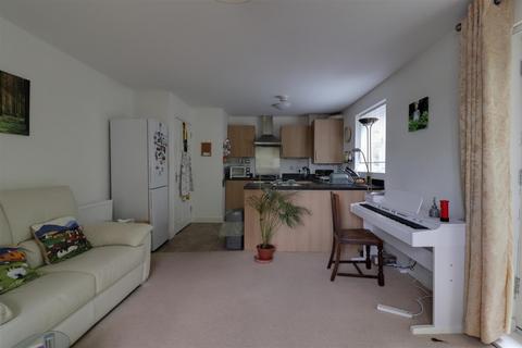 2 bedroom apartment for sale, Alexandra Close, Dursley