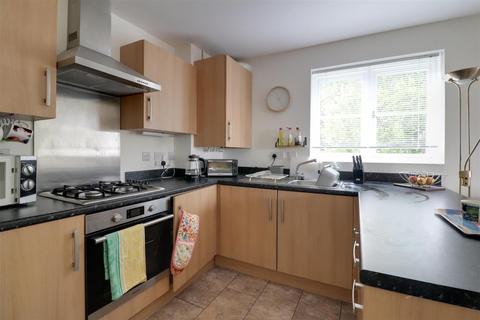 2 bedroom apartment for sale, Alexandra Close, Dursley