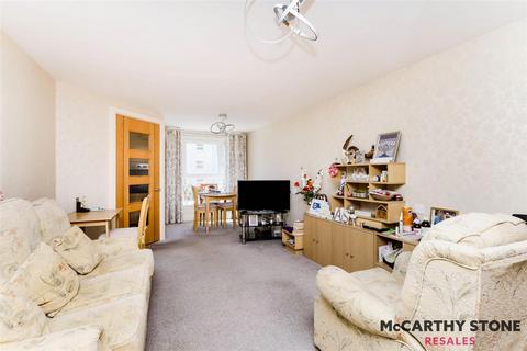 1 bedroom apartment for sale, Martello Court, Jevington Gardens, Eastboure