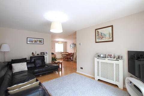 5 bedroom end of terrace house for sale, Burket Close, Norwood Green UB2