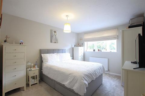42 Burket Close, Southall, UB2 5NR
