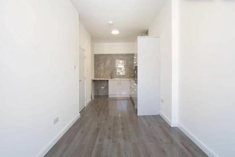 3 bedroom apartment to rent, High street, Harlesden NW10