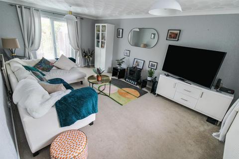 3 bedroom end of terrace house for sale, Morley Walk, Corby NN17