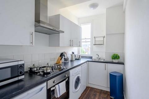 2 bedroom apartment to rent, Hill Street, London W1J