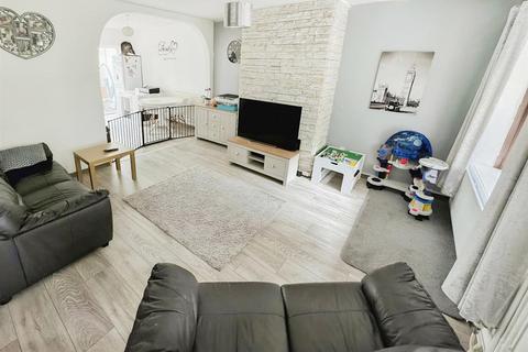 6 Bracadale Walk, Corby, NN17 2JG