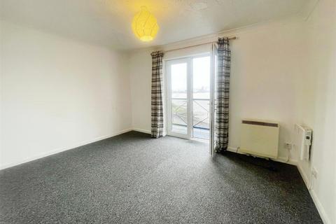 2 bedroom flat to rent, Astley, Grays