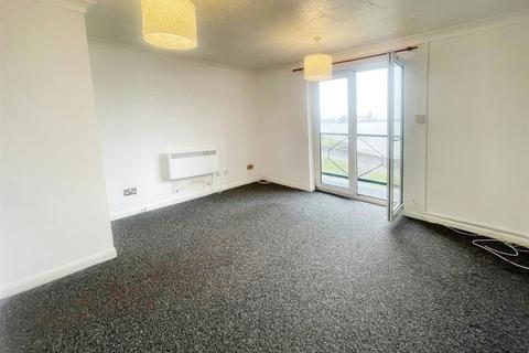 2 bedroom flat to rent, Astley, Grays