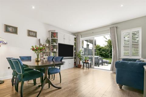 3 bedroom house for sale, Coliston Passage, London