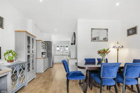 3 bedroom house for sale, Coliston Passage, London