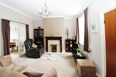 3 bedroom terraced house for sale, Lake Drive, Hull