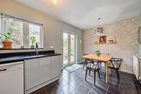 3 bedroom house for sale, Donato Drive, Camberwell, SE15