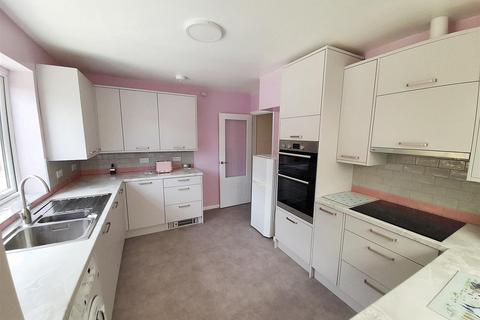 8 Briar Close, Yapton, Arundel, BN18 0ES