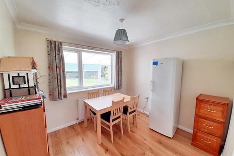 8 Briar Close, Yapton, Arundel, BN18 0ES