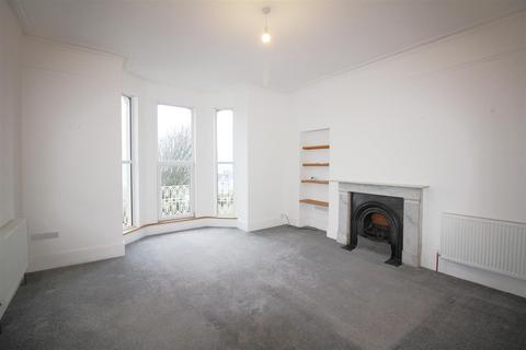 2 bedroom flat to rent, Oxford Park, Devon EX34
