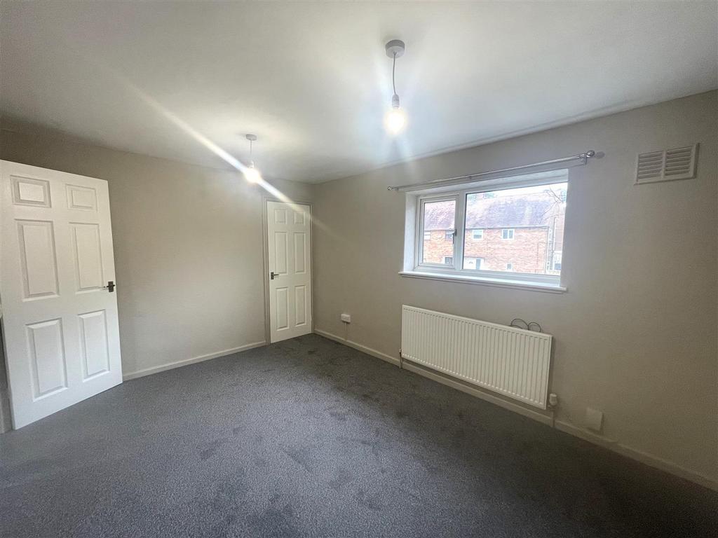 Bedroom 1a.jpg