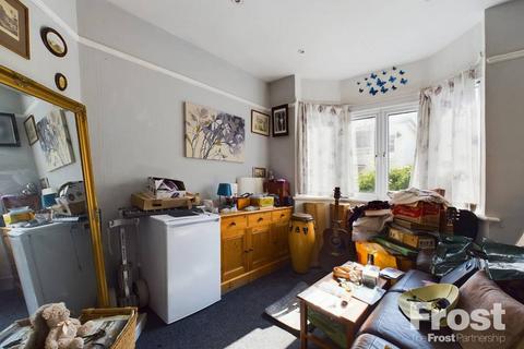 3 bedroom terraced house for sale, Southgate Avenue, Feltham, TW13